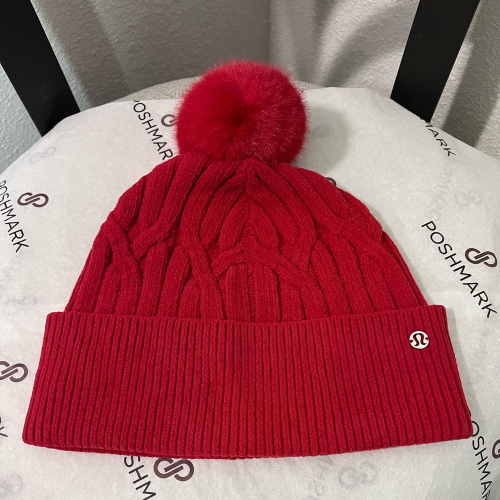 LULULEMON ATHLETICA NWT AUTHENTIC Women’s Dark Red Color Pom-Pom Beanie …